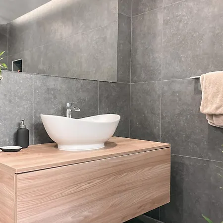 Rustikal With Garden And Free Parking * Любляна