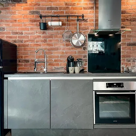 Апартаменты Rustikal With Garden And Free Parking