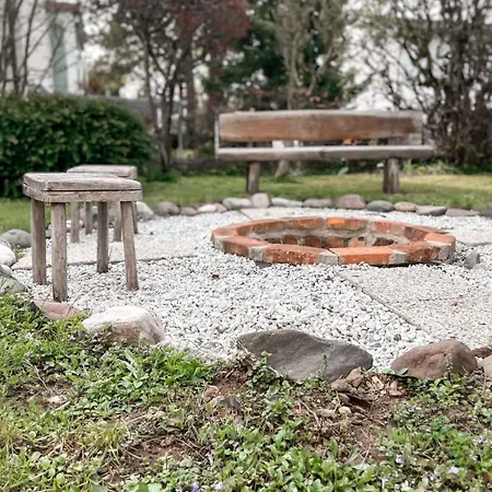 Rustikal With Garden And Free Parking Апартаменты *