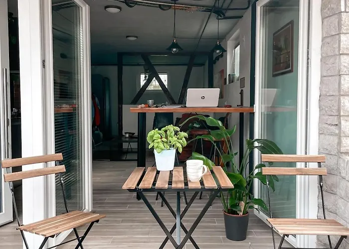 Rustikal With Garden And Free Parking * Ljubljana